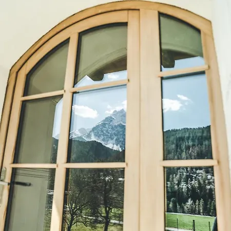 Il Maschun Im Historischen Engadinerhaus *