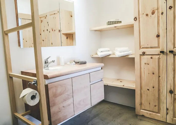 Il Maschun Im Historischen Engadinerhaus *