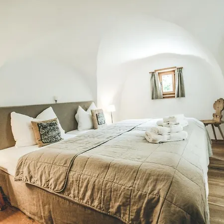 Apartament Il Maschun Im Historischen Engadinerhaus