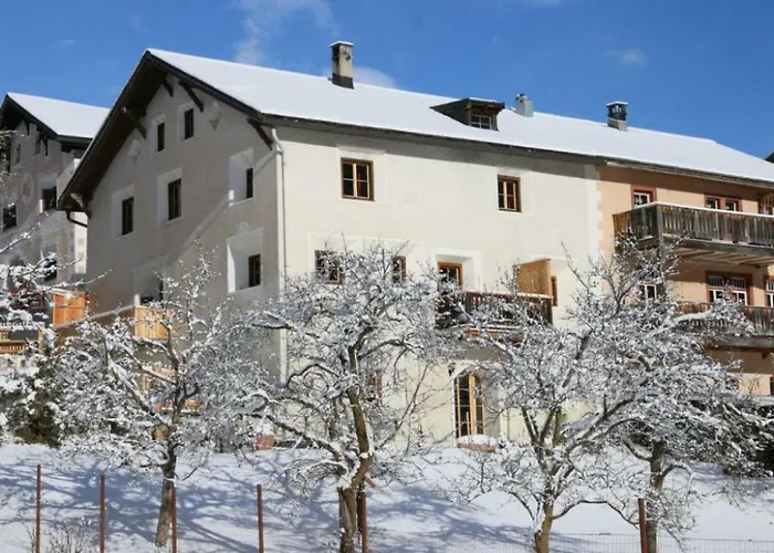 Daire Il Maschun Im Historischen Engadinerhaus
